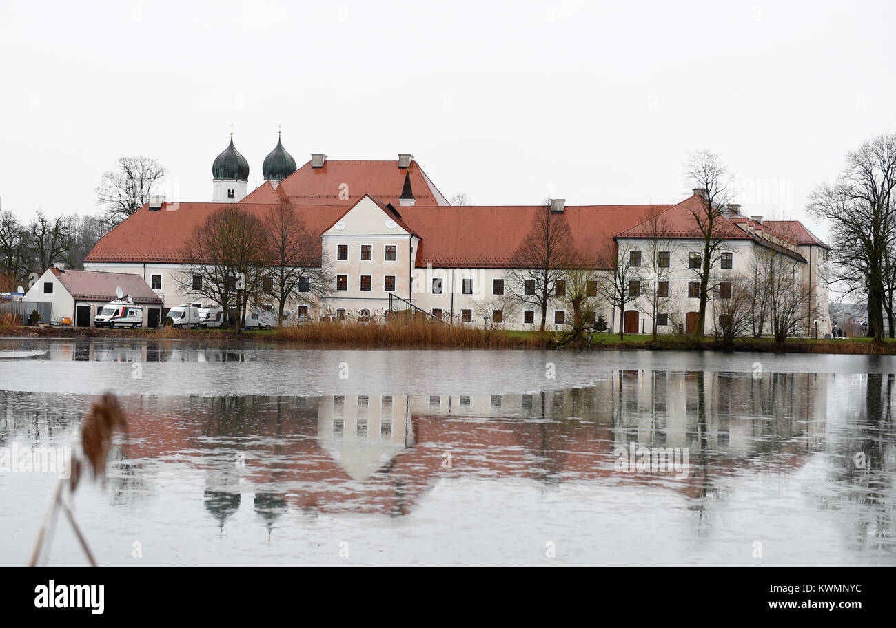 Seeon, Germany. 4th Jan, 2018. An exterior view of the monastery of Seeon, Germany, 4 January 2018. The Christian Social Union are going to start their winter retreat. Credit: Andreas Gebert/dpa/Alamy Live News Stock Photo