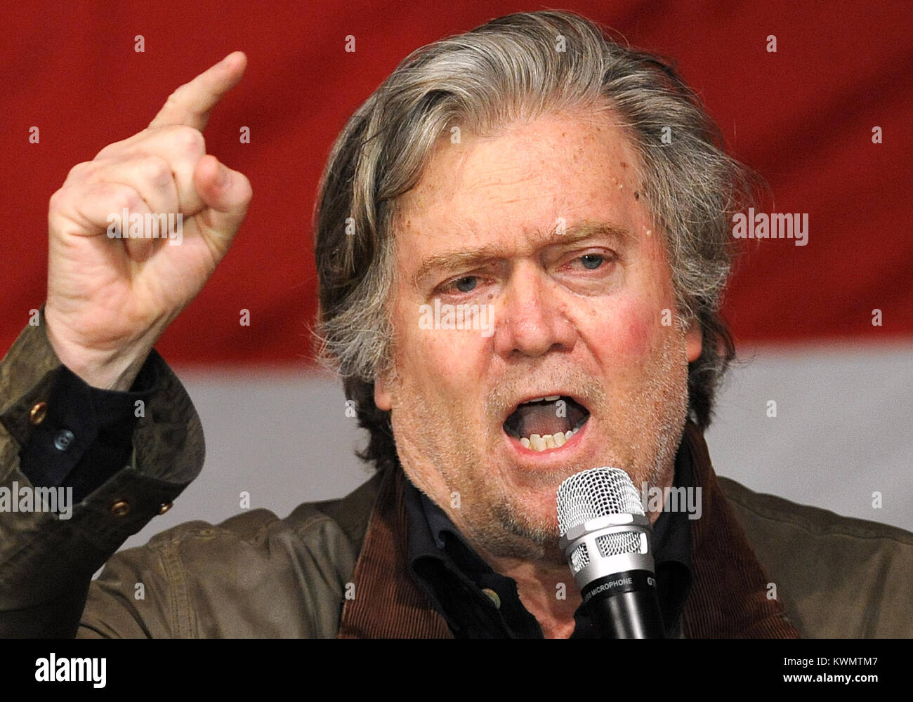 Steve bannon hi-res stock photography and images - Alamy