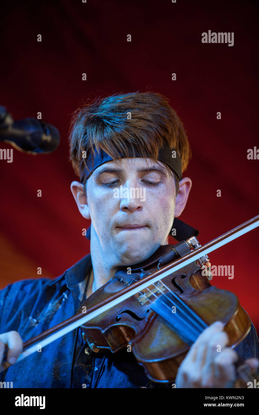The Canadian musician, composer and violinist Owen Pallett performs a