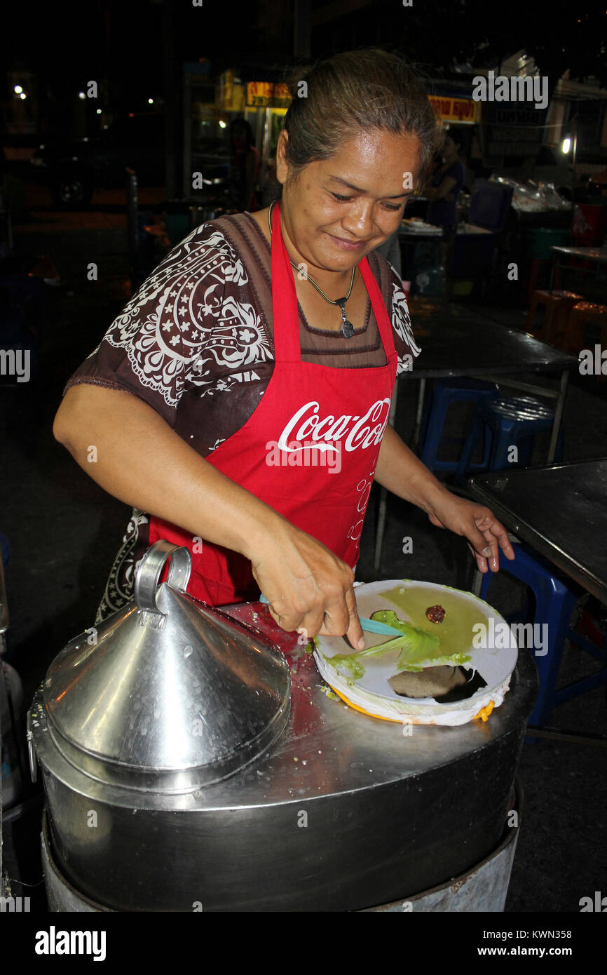 Thai Woman Cooking A Desert Sweet Pancake - Roti Sai Mai In Ayutthaya, Thailand Stock Photo