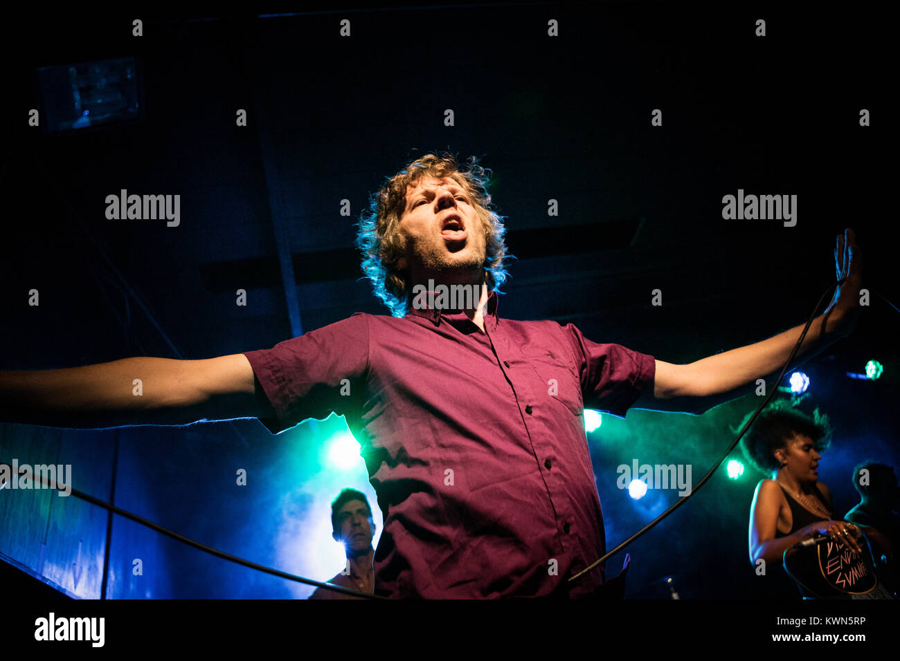 Band singer dance hi-res stock photography and images - Alamy