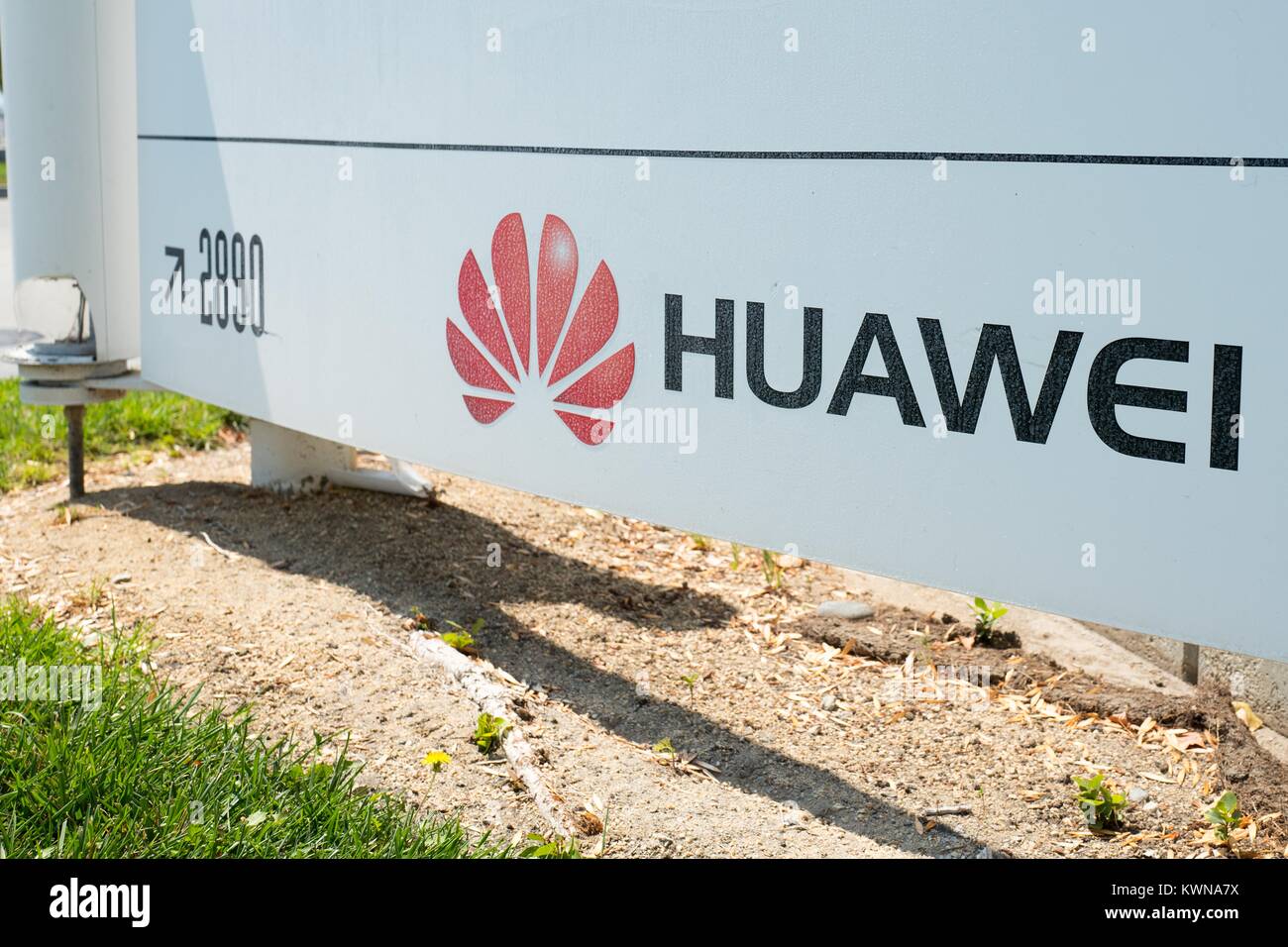 Signage with logo at the Silicon Valley headquarters of Chinese telecommunications company Huawai, Santa Clara, California, August 17, 2017. Stock Photo