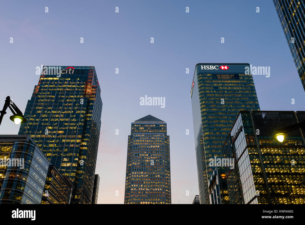 Hsbc canary wharf barclays hi-res stock photography and images - Alamy