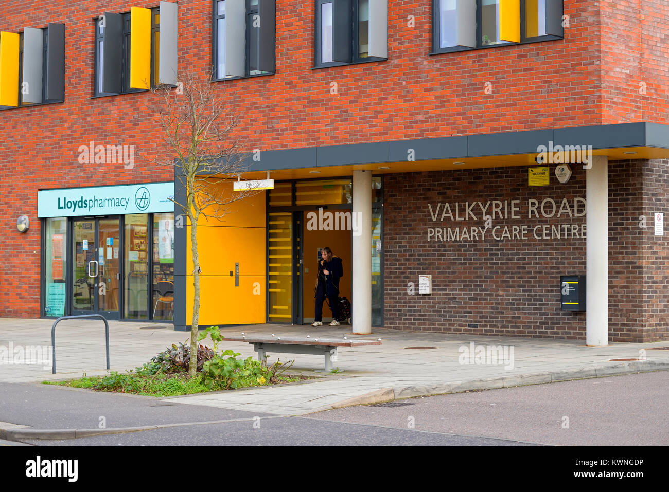 Valkyrie Road Primary Care Centre doctors surgery and Lloyds pharmacy chemist. Westcliff on Sea, Essex, UK. NHS. National Health Service Stock Photo