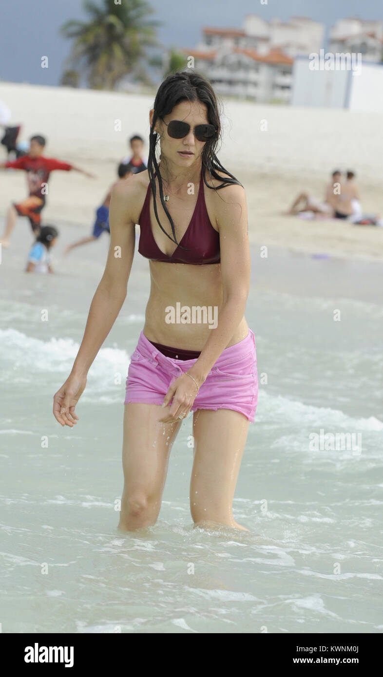 Suri cruise bikini