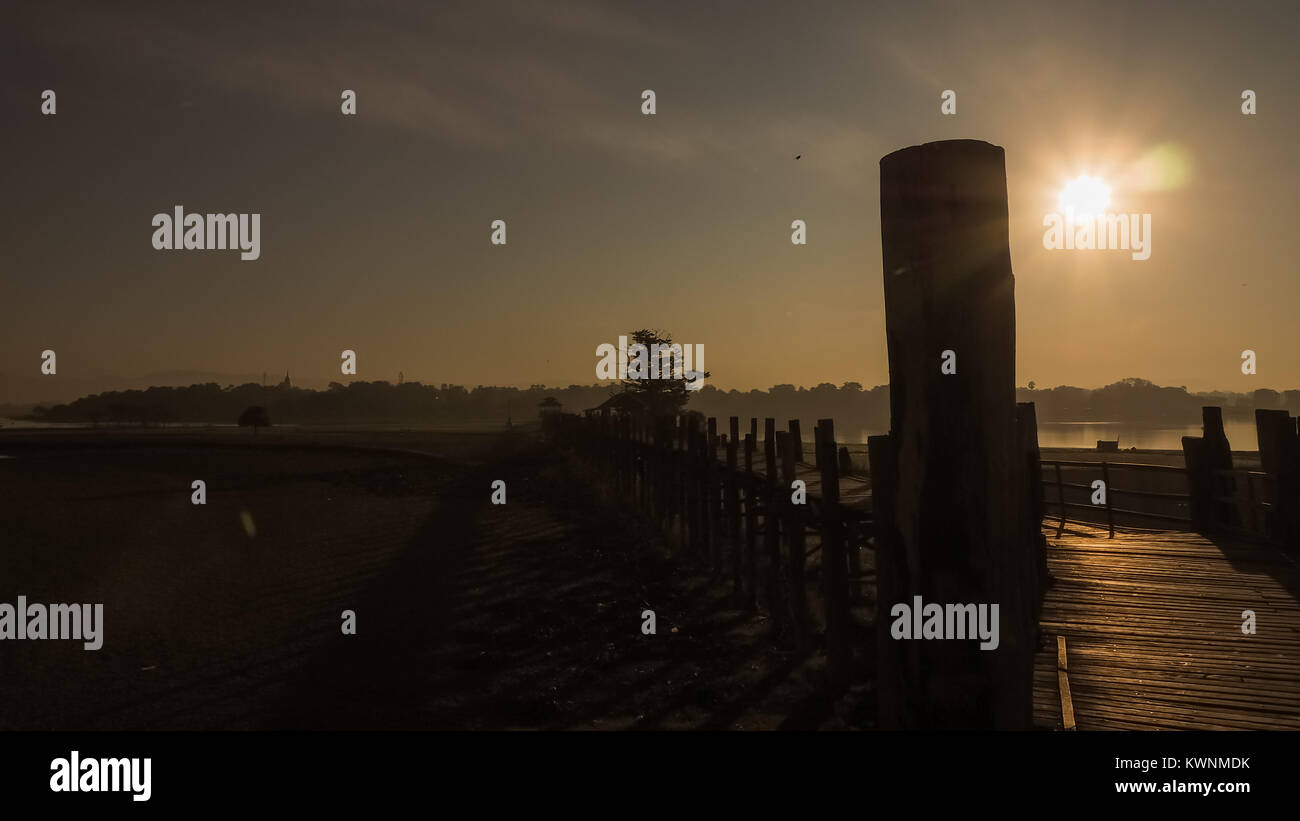 Bain bridge amarapura myanmar burma hi-res stock photography and images ...