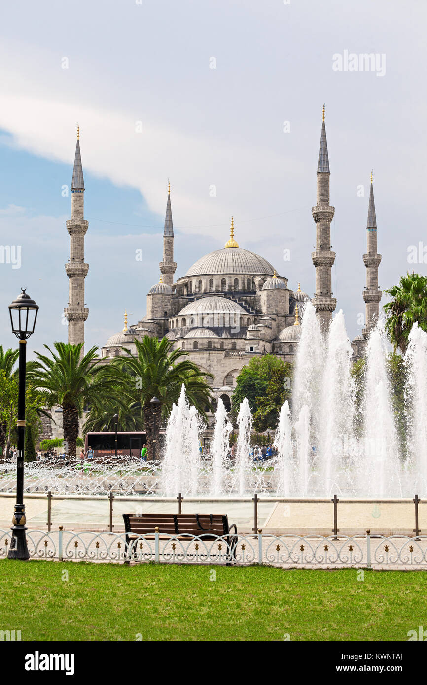 The Blue Mosque (Sultanahmet Mosque) in Istanbul, Turkey Stock Photo ...