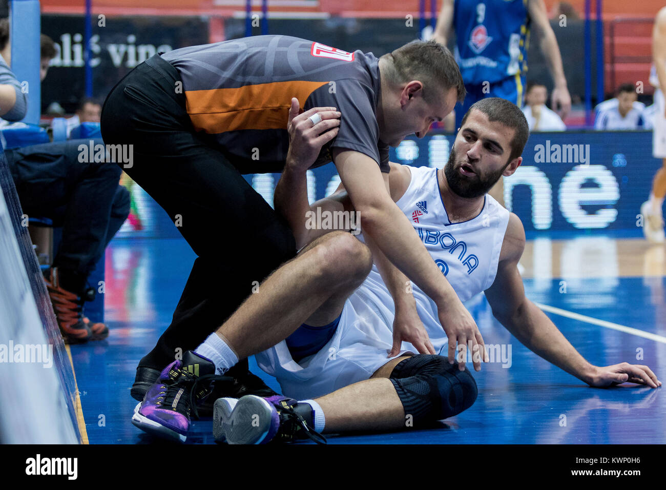 Basketball player famous hires stock photography and images Alamy