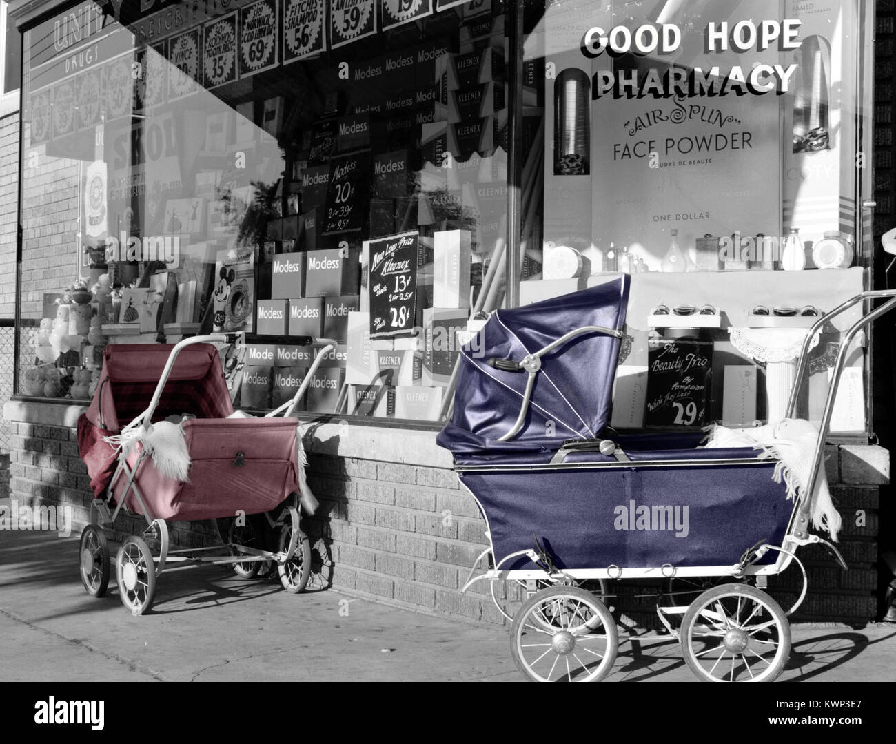 vintage photo of baby strollers outside a Washington pharmacy circa 1937 Stock Photo