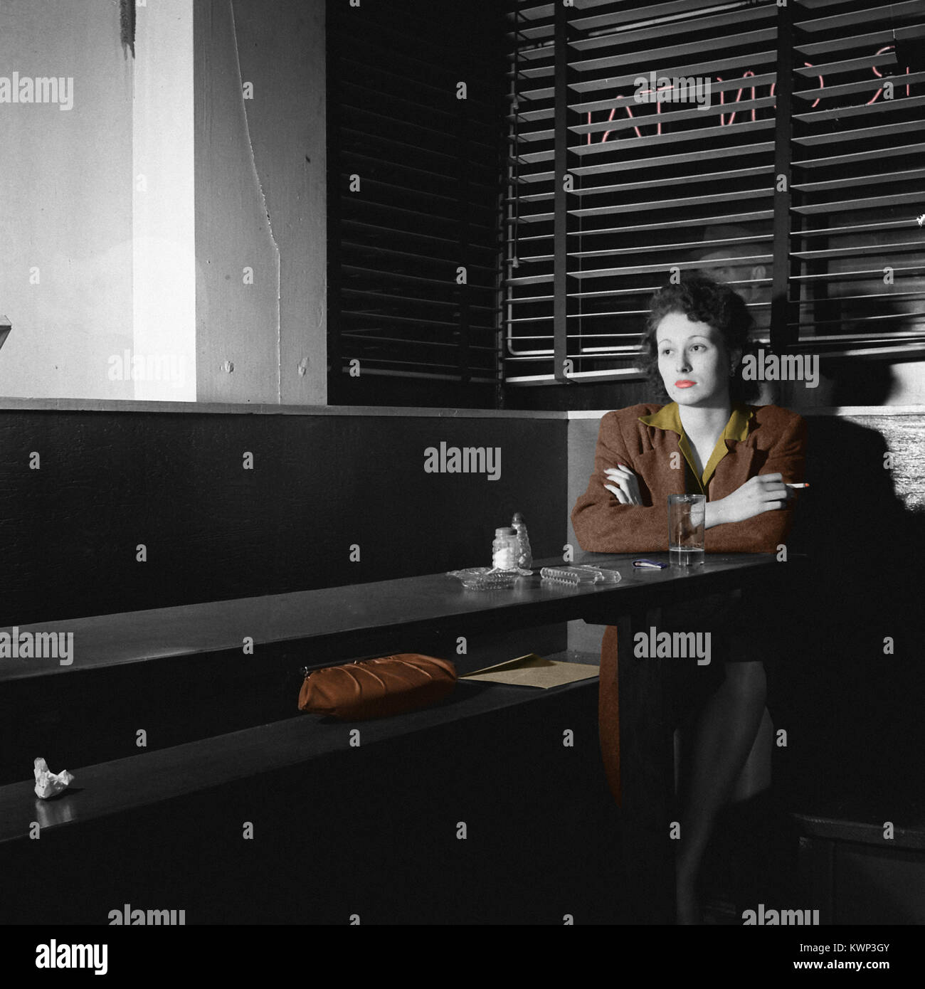 1940s woman hi-res stock photography and images - Alamy
