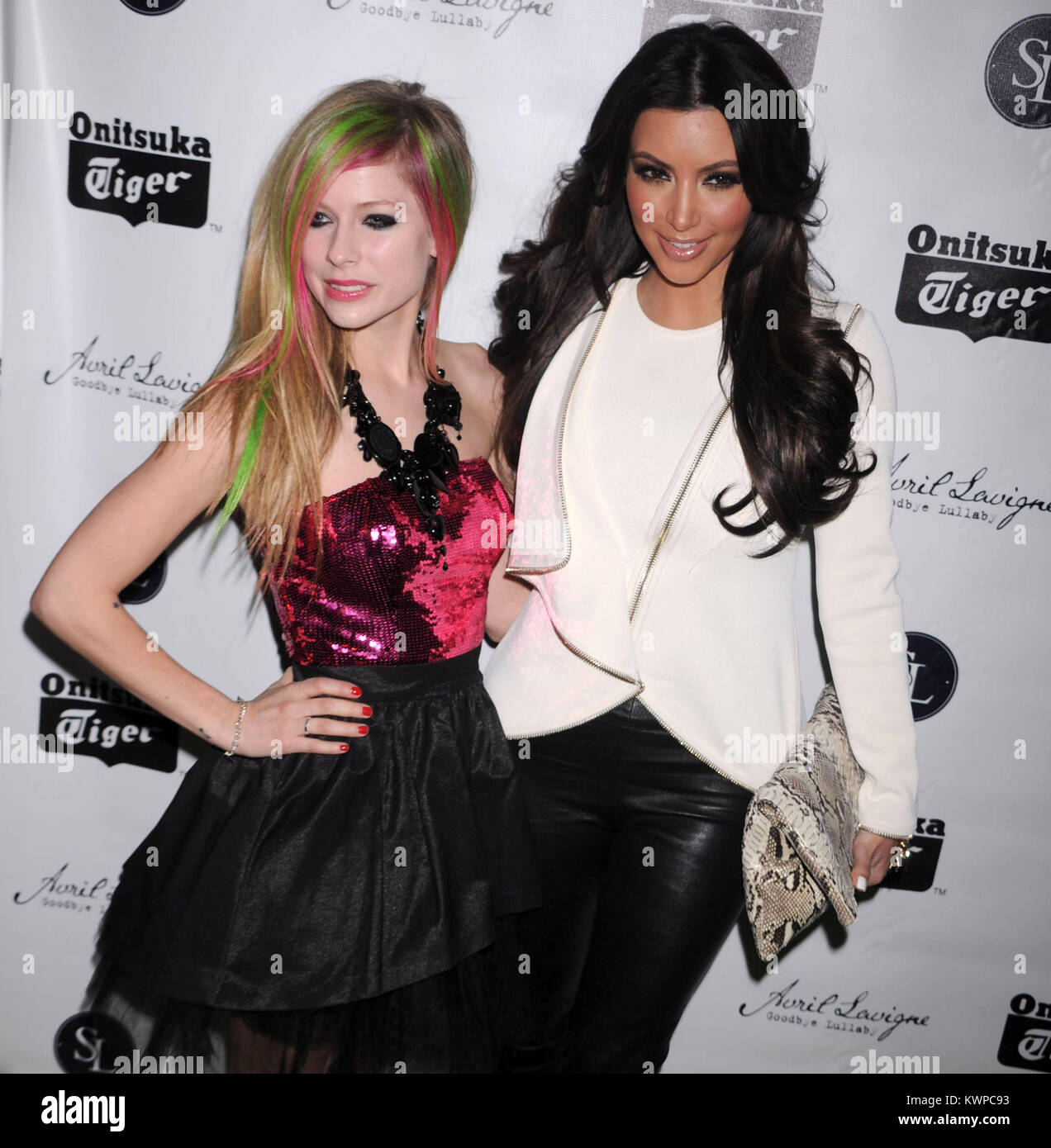 New York Ny March 08 Avril Lavigne And Kim Kardashian Attends New York Ny March 08 Avril Lavigne And Kim Kardashian Attends