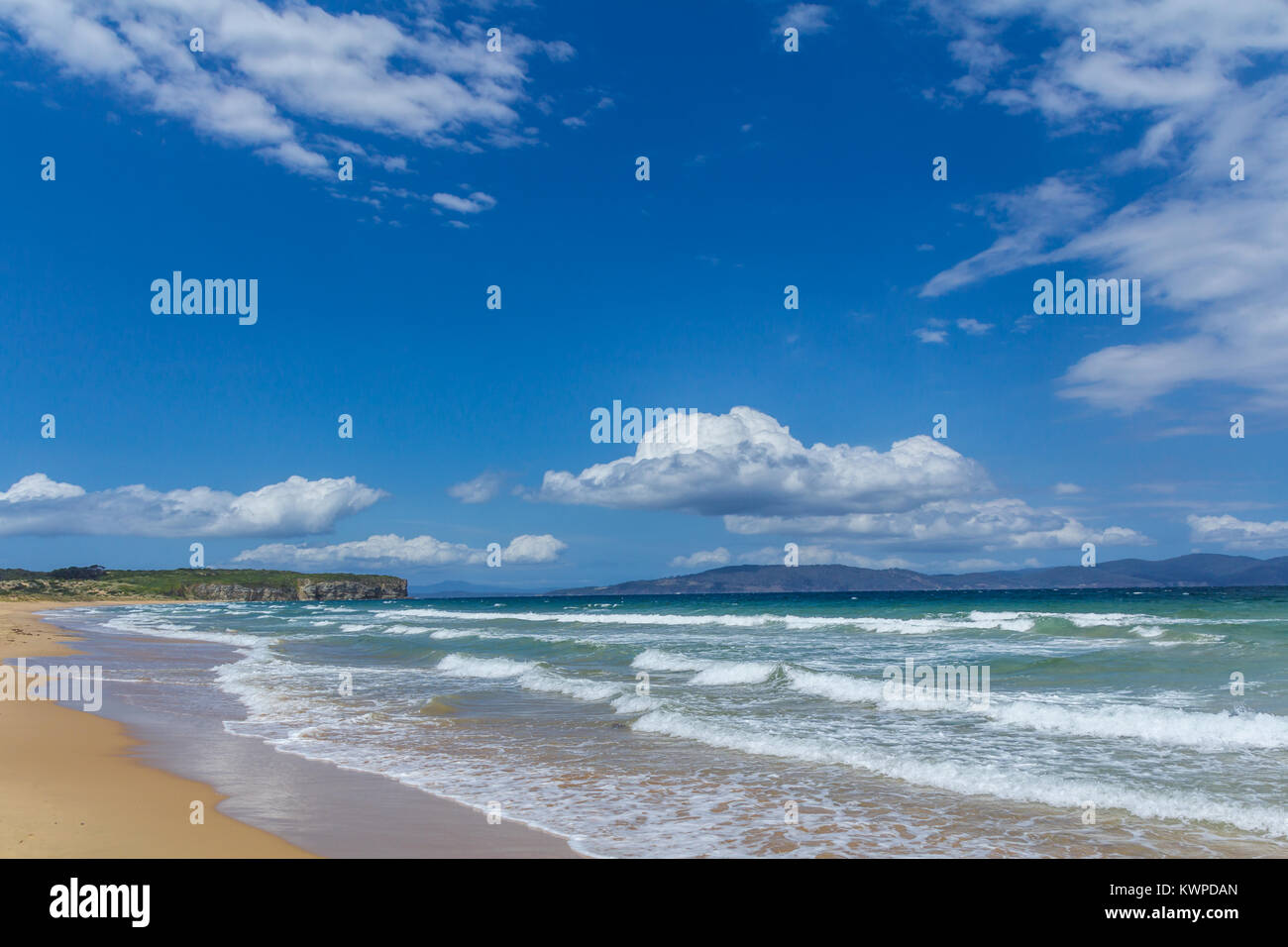 Austrailian sand beach clifton Tasmania Stock Photo Alamy