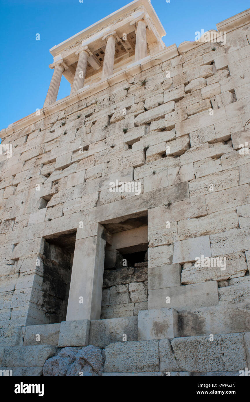 Tempio di atena nike hi-res stock photography and images - Alamy