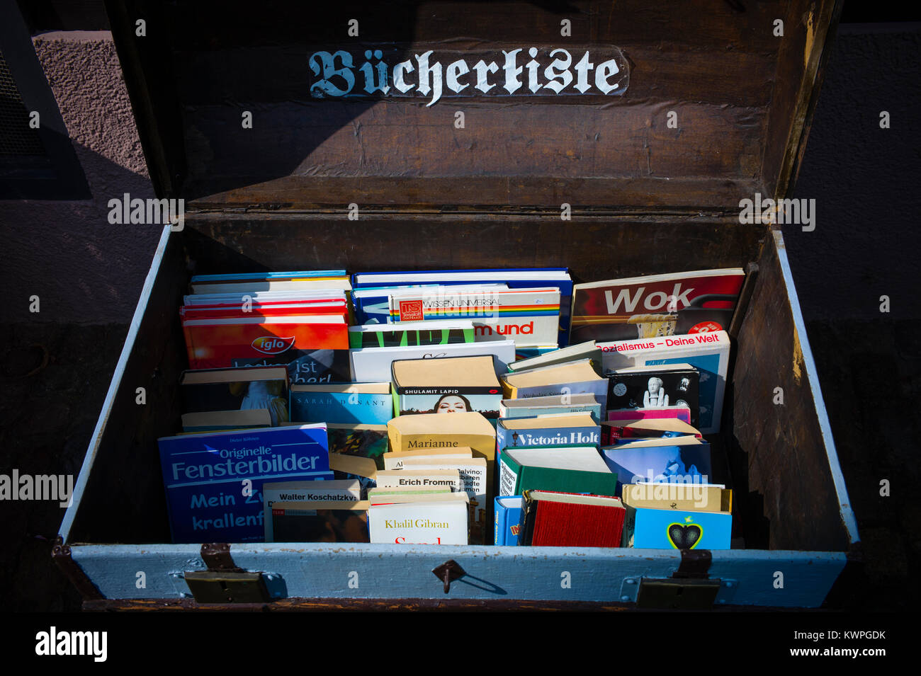 Bücherkiste chest of second-hand books Gegenbach Black Forest Baden-Württemberg Germany Stock Photo