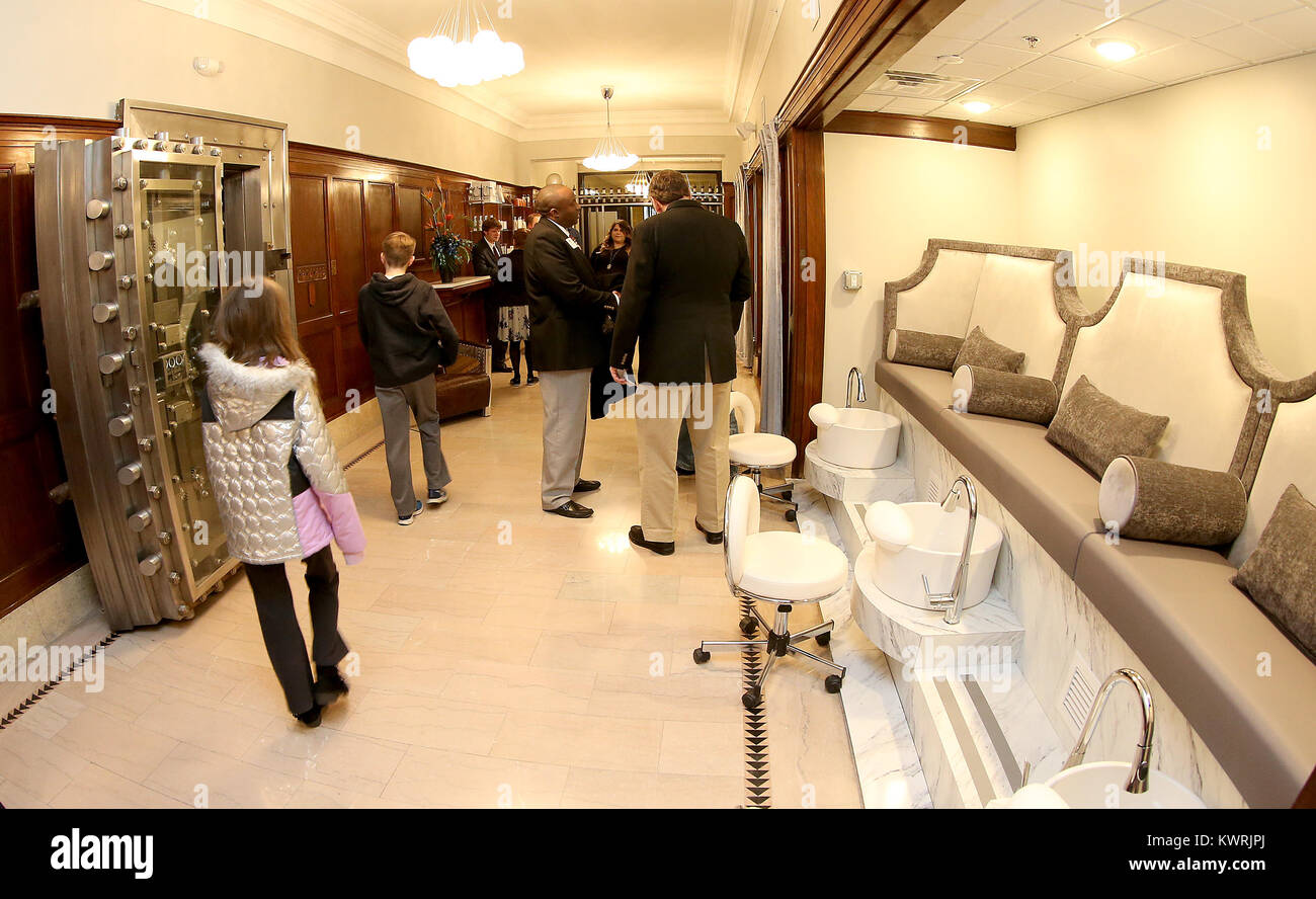 Davenport, Iowa, USA. 1st Mar, 2017. Inside the new Vault Beauty Lounge and Urban Retreat located inside the Union Arcade Building, Wednesday, March 1, 2017, during the ''unlocking '' in Davenport. Credit: John Schultz/Quad-City Times/Quad-City Times/ZUMA Wire/Alamy Live News Stock Photo