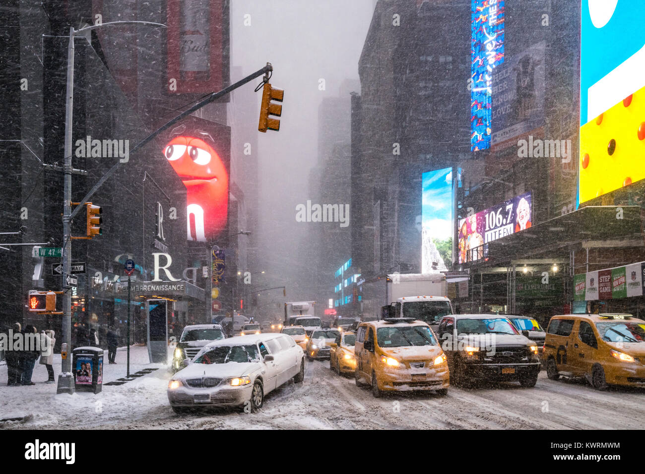 New York, USA. 4th Jan, 2018. Traffic was slow and difficult during a heavy snowstorm which meteorologists called 'bombogenesis' or 'bomb cyclone' that brought record snow, bitter cold and strong winds over New York on January 4, 2018. Credit: Enrique Shore/Alamy Live News Stock Photo