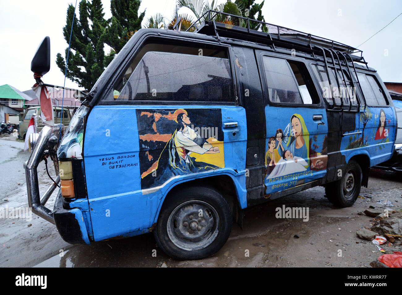 Medan North Sumatra Indonesia 3rd Nov 2017 A Public Transport Bus With Drawings Of Jesus And Maria Seen In Balige The Lake Toba In The North Of Sumatra As Been Formed During The