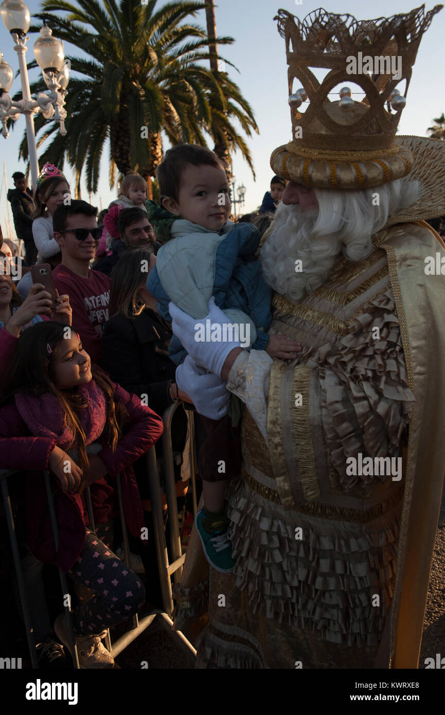 Barcelona, Spain. 5th Dec, 2018. Thousands of children await the arrival of the wise men to give them their wish letters in hand. The parade symbolizes the coming of the Magi to Bethlehem following the birth of Jesus, marked in Spain and many Latin American countries Epiphany is the day when gifts are exchanged. Credit: Charlie Perez/Alamy Live News Stock Photo