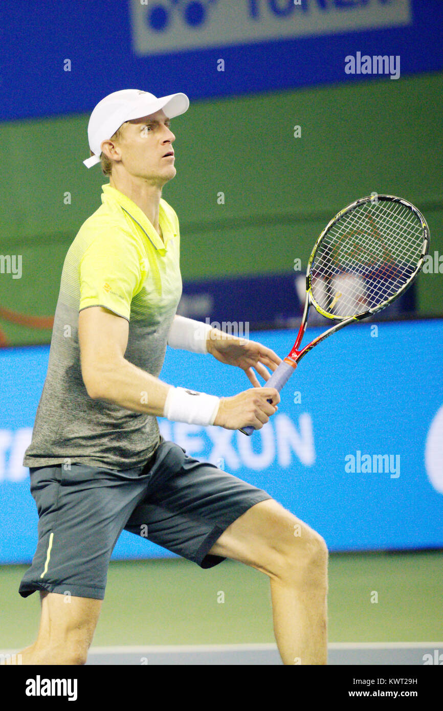 Pune, India. 5th January 2018. Kevin Anderson of South Africa in action in a semi-final match at the Tata Open Maharashtra tournament at Mahalunge Balewadi Tennis Stadium in Pune, India. Credit: Karunesh Johri/Alamy Live News. Stock Photo
