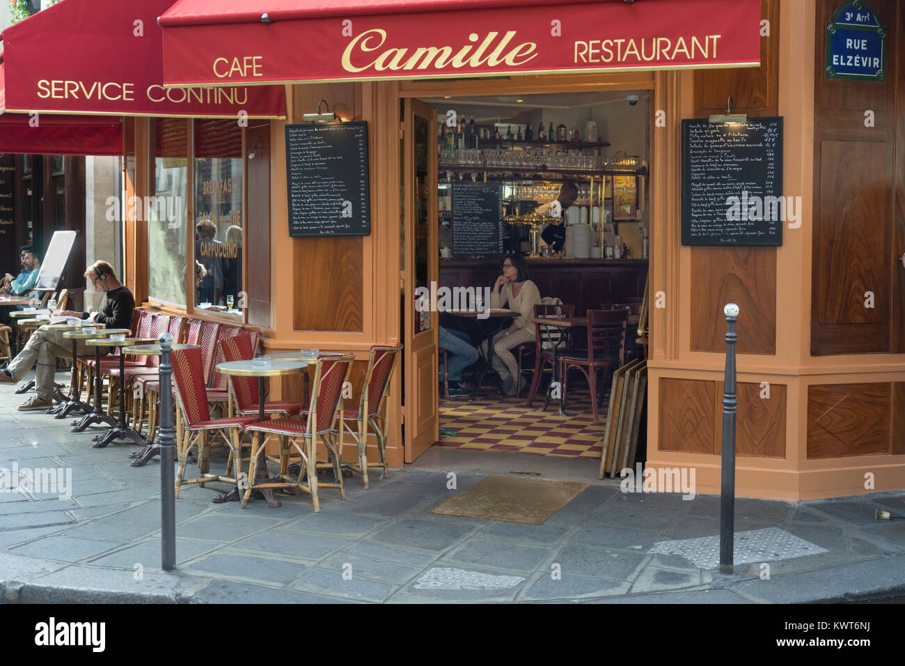 France, Paris, Restaurant Camille in the 4th arrondissement Stock Photo