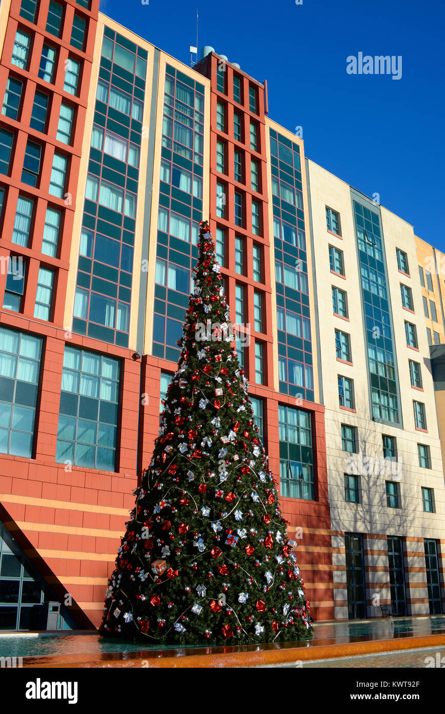 Christmas Tree Outside Hotel New York At Disneyland Paris Stock