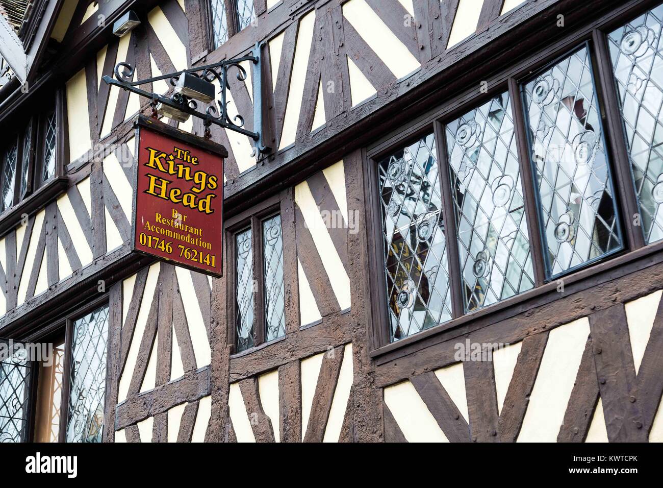 The King's Head Black & white timber framed pub or public house in Bridgnorth, Shropshire Stock Photo