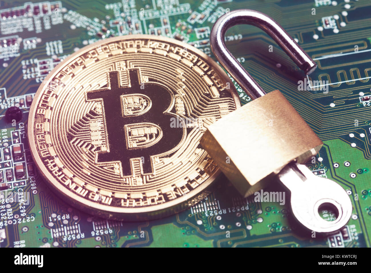 Cyber security padlock circuit hi-res stock photography and images - Alamy