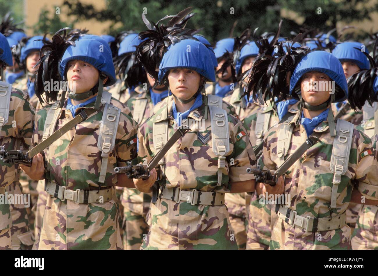 Bersaglieri (Italian Army mechanized infantry ) of the 'Legnano' brigade leaving for the UN peace operation in Somalia, April 1993 Stock Photo