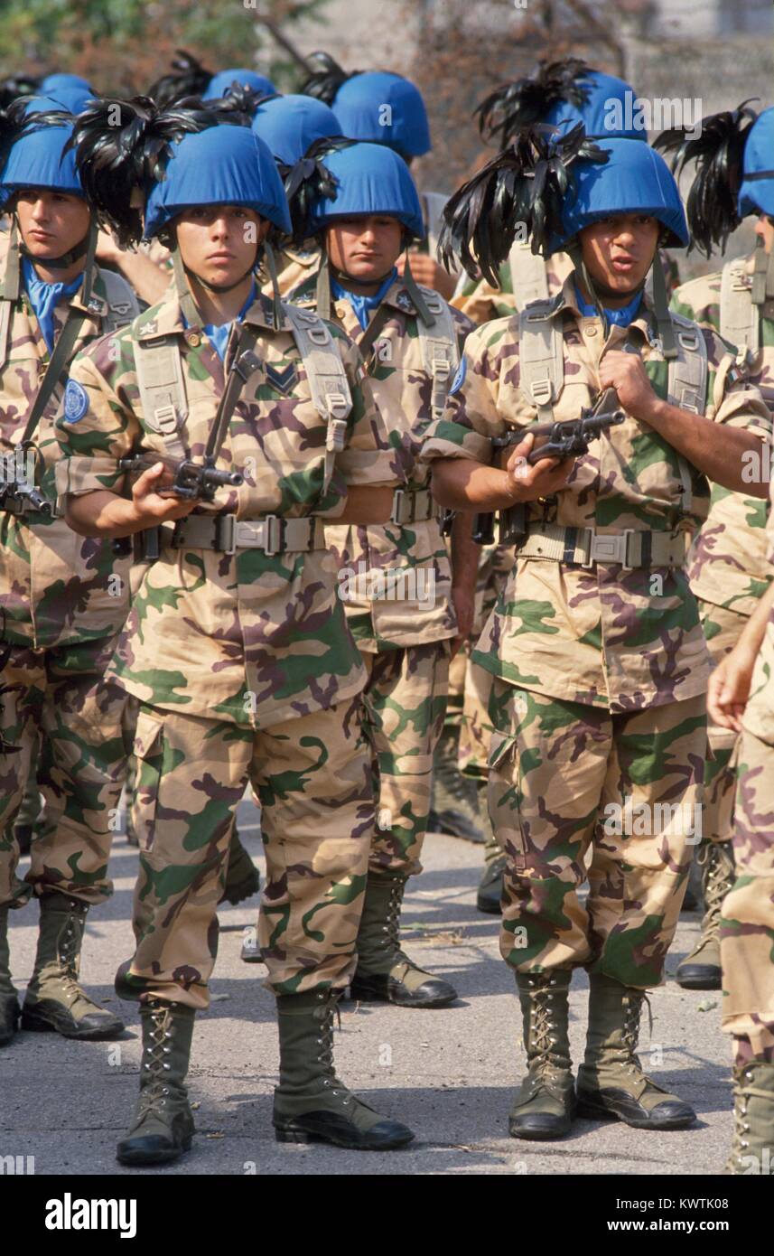 Bersaglieri (Italian Army mechanized infantry ) of the 'Legnano' brigade leaving for the UN peace operation in Somalia, April 1993 Stock Photo