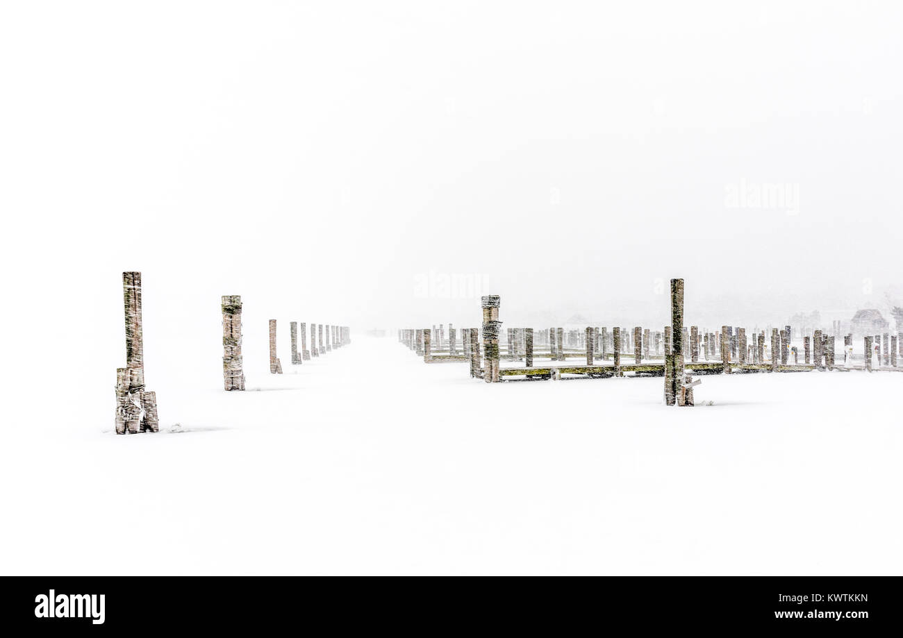 frozen landscape of the waterfront marina in sag harbor, ny Stock Photo