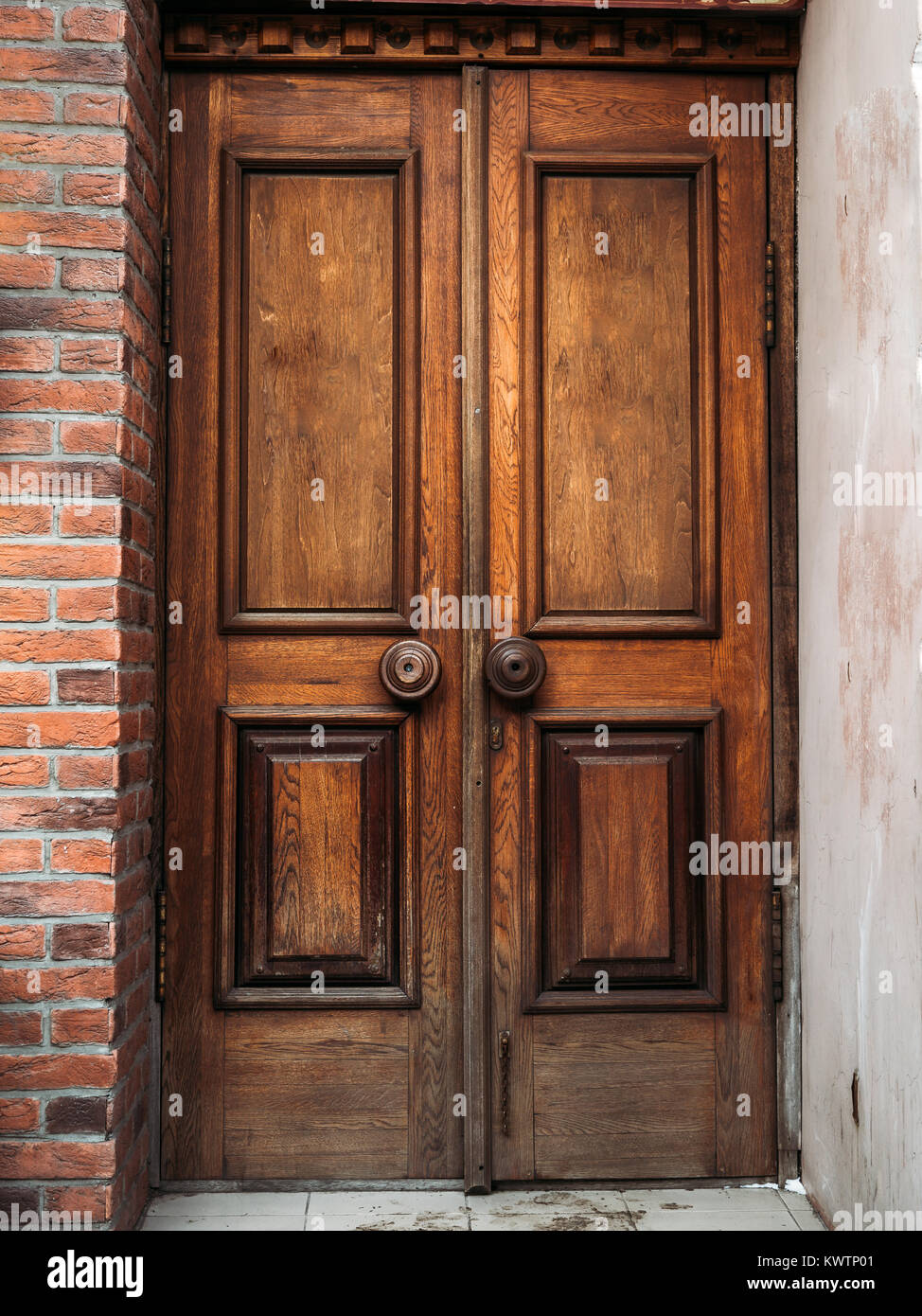 Fortified doors hi-res stock photography and images - Alamy