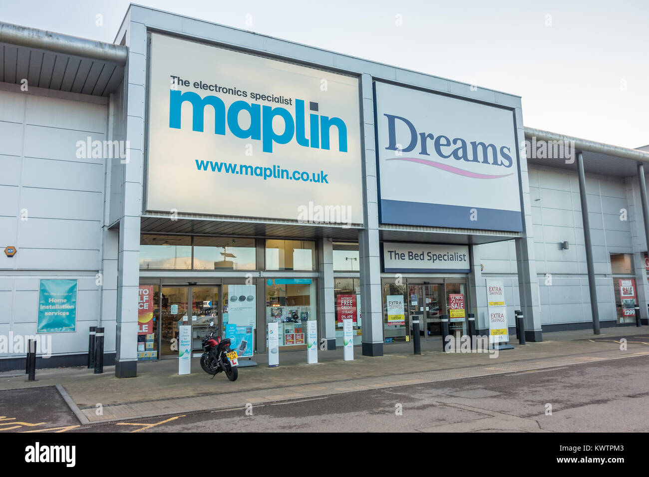 Retail park maplin electronics store hi-res stock photography and ...
