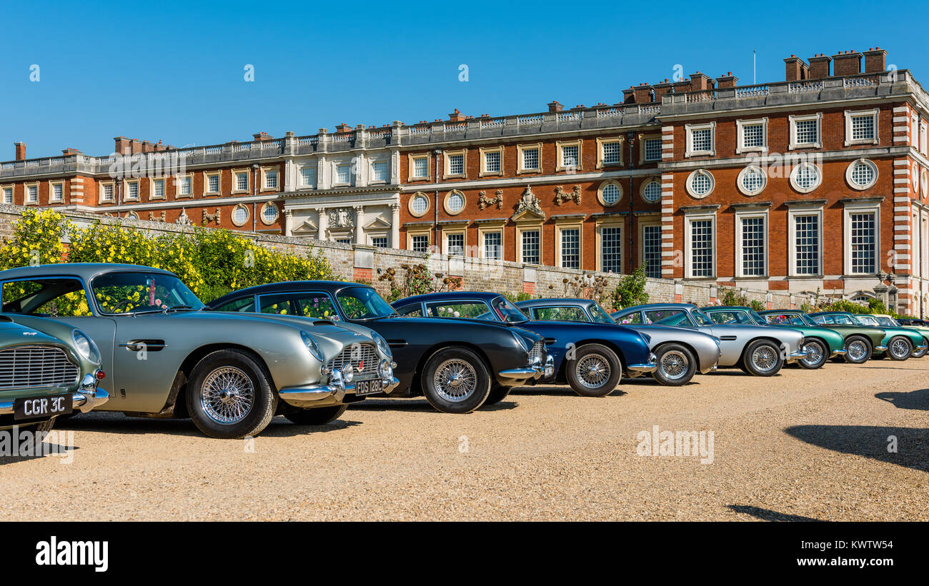 Classic & vintage cars on display during the Concours of Elegance at Hampton Court Palace Stock Photo