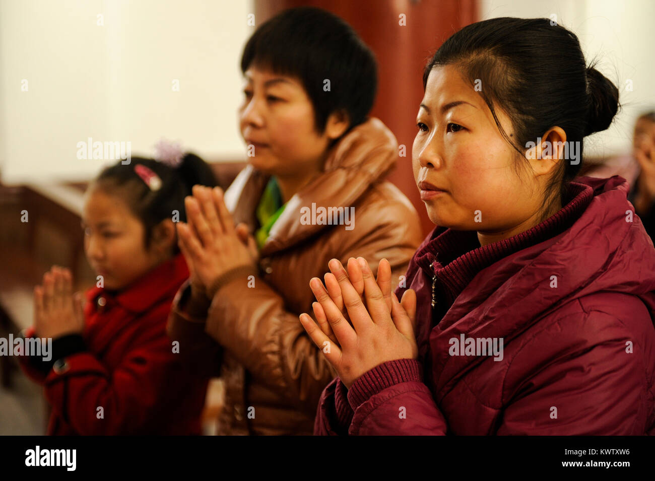 CHINA Province Shaanxi catholic church in Sanyuan, holy mass / CHINA Provinz Shaanxi , katholische Kirche in Sanyuan, heilige Messe Stock Photo