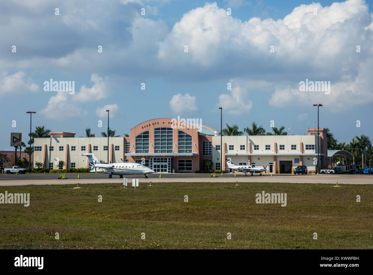FORT MYERS, FLO Febr 14, 2017 Small airport Base Ops Page Field in