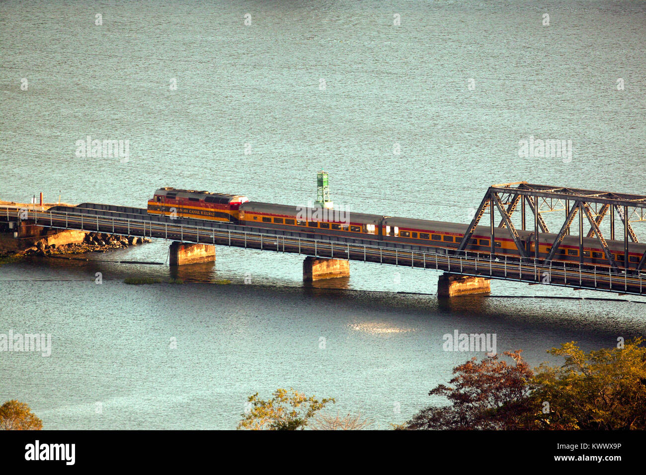 Gamboa railroad bridge hires stock photography and images Alamy