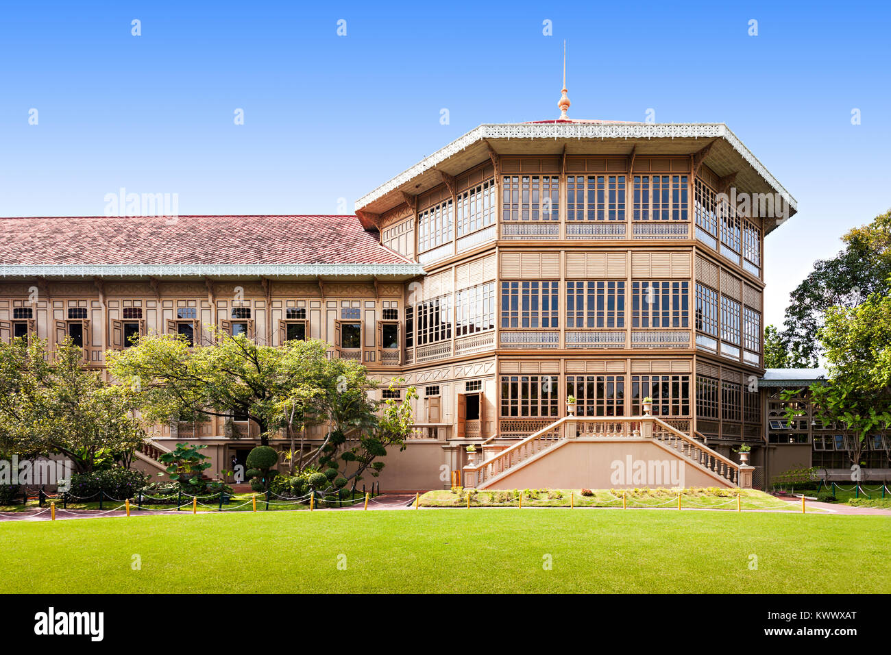 The Vimanmek Mansion is a former royal palace in Bangkok, Thailand. It is located in the Dusit Palace complex in Bangkok, Thailand Stock Photo
