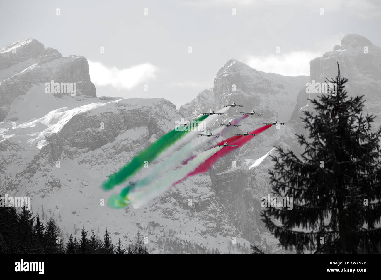 The Italian Air Force aerobatic unit Frecce Tricolori (Tricolor Arrows ...