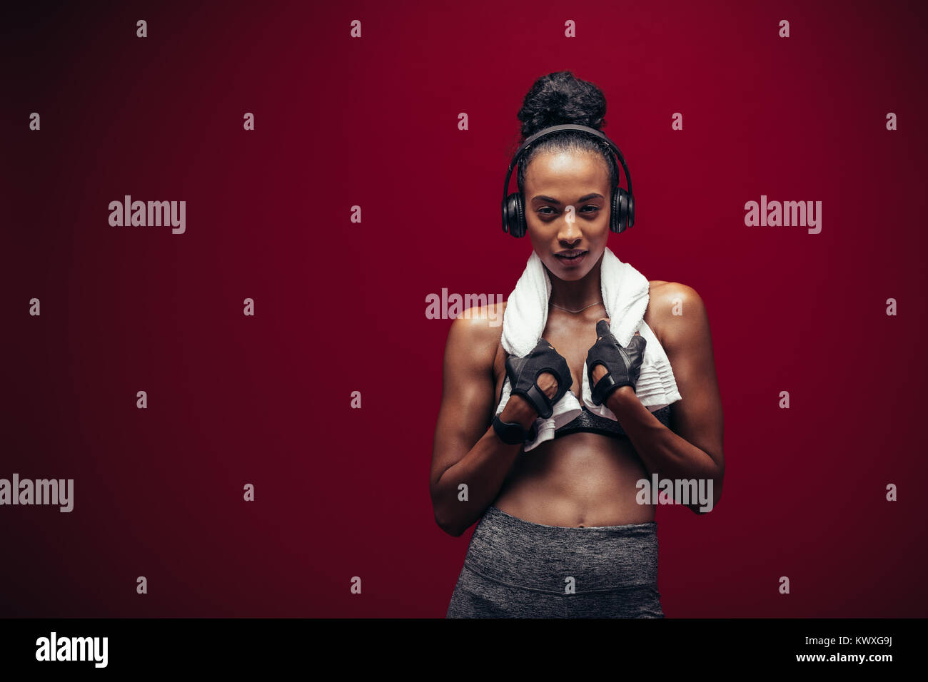 Young black woman athlete hi-res stock photography and images - Alamy
