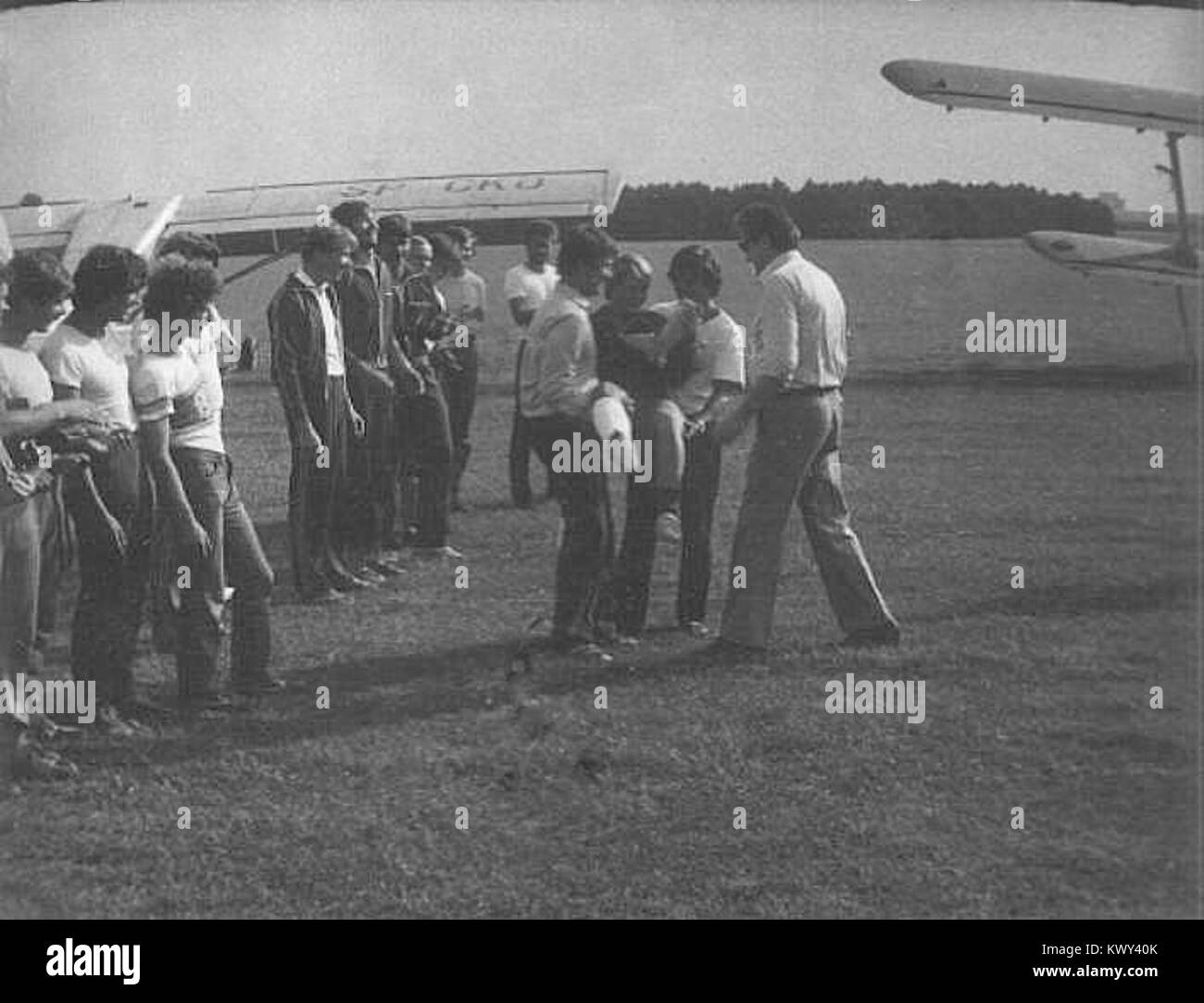 Międzynarodowe Zawody Spadochronowe o Puchar Rybnickiego Okręgu Węglowego Rybnik 1983 04 Stock Photo