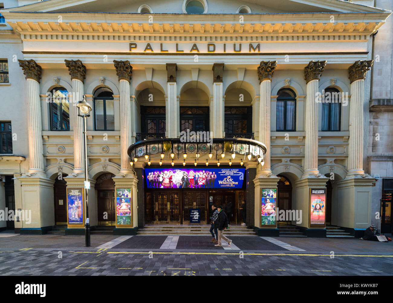 Panto london palladium hires stock photography and images Alamy