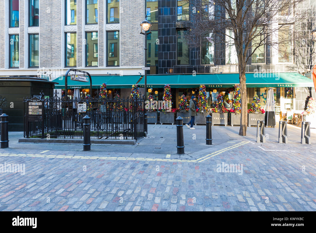 The Ivy Soho Brasserie In Broadwick Street Soho London England Uk Stock Photo Alamy