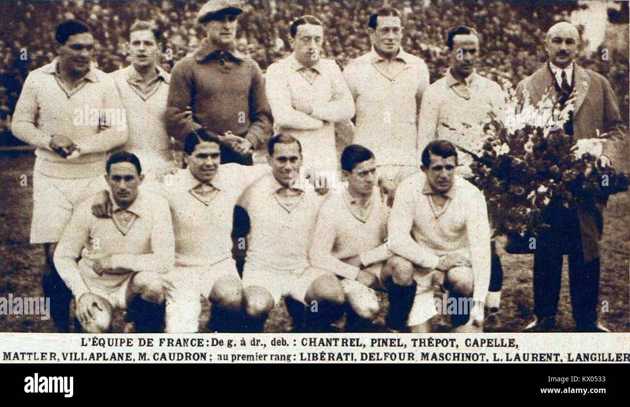 L'équipe de France de football à la Coupe du monde 1930 (face à l'Argentine Stock Photo - Alamy
