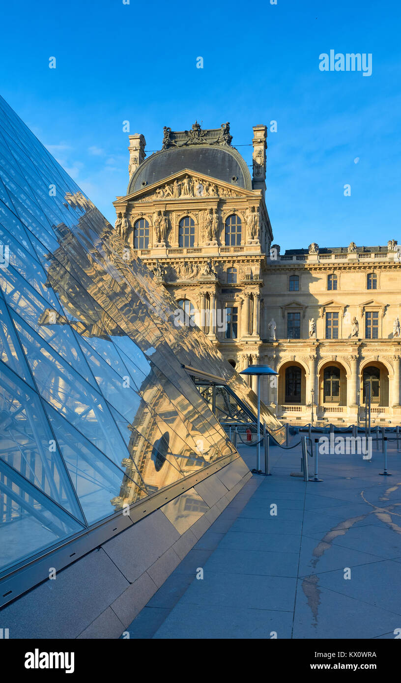 Louvre museum building hi-res stock photography and images - Alamy