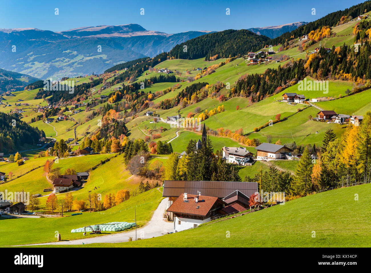 The Val di Funes Valley and village of Santa Maddalena with views of the Dolomites, South Tyrol, Italy, Europe. Stock Photo