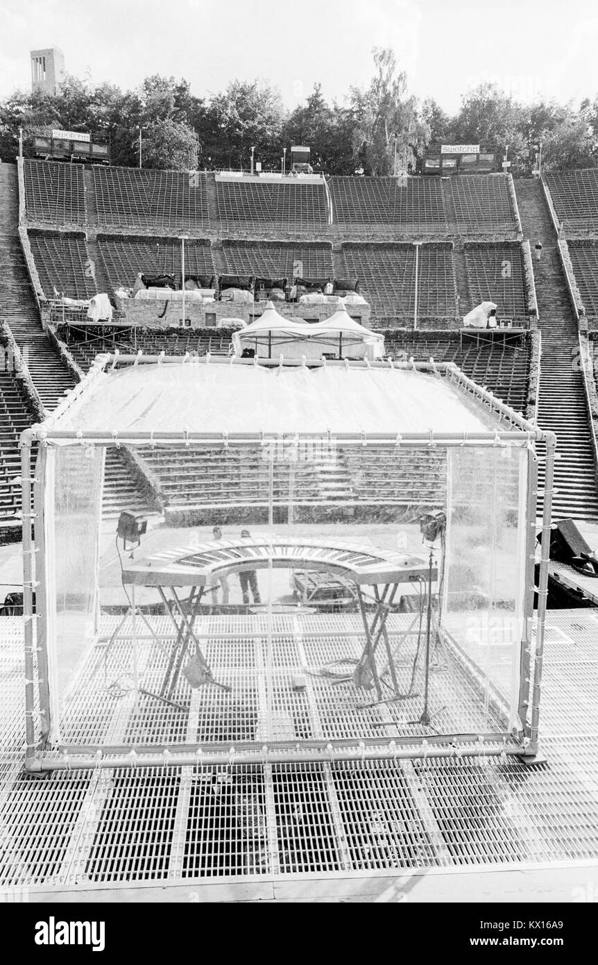 Stage building for Jean Michel Jarre concert Europe in Concert tour, staging by Edwin Shirely Staging constructed in the Waldbhuene outdoor auditorium in Berlin, Germany, 11th September 1993. Stock Photo