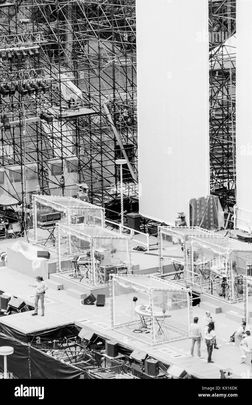 Stage building for Jean Michel Jarre concert Europe in Concert tour, staging by Edwin Shirely Staging constructed in the Waldbhuene outdoor auditorium in Berlin, Germany, 11th September 1993. Stock Photo