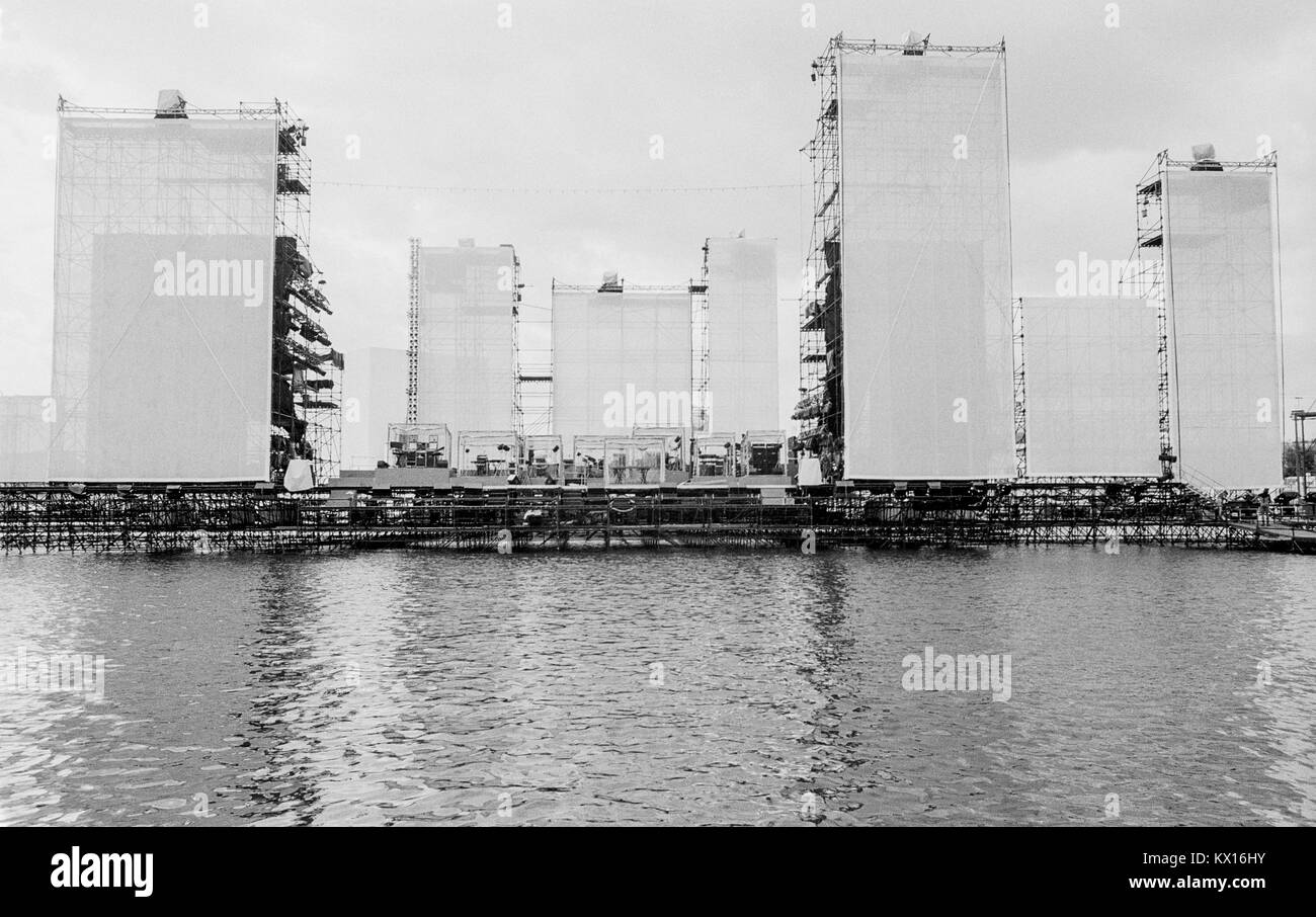 Stage building for Jean Michel Jarre concert Europe in Concert tour, Seville, staging by Edwin Shirely Staging constructed in the lake at the Seville Expo center, Lago de la Cartuja, Spain, 1st/2nd October 1993 Stock Photo