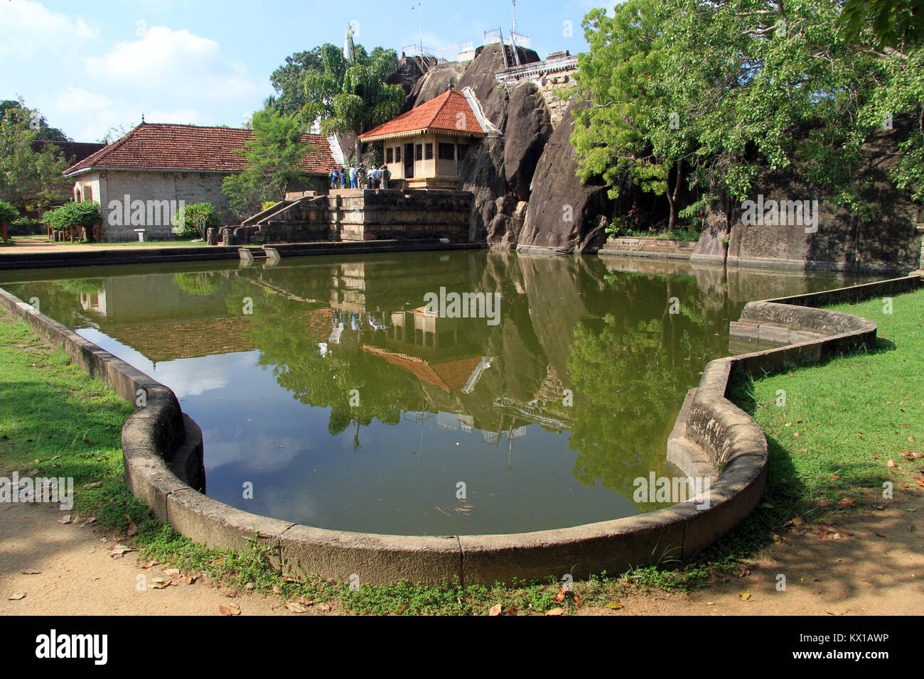 Pond and Isurumuniya rock temple in Anuradhapura, Sri Lanka Stock Photo