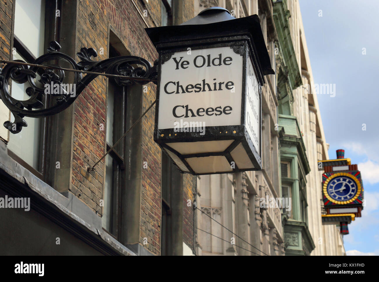 ye old cheshire cheese pub in fleet street london Stock Photo